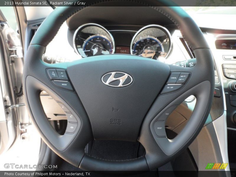 Radiant Silver / Gray 2013 Hyundai Sonata SE