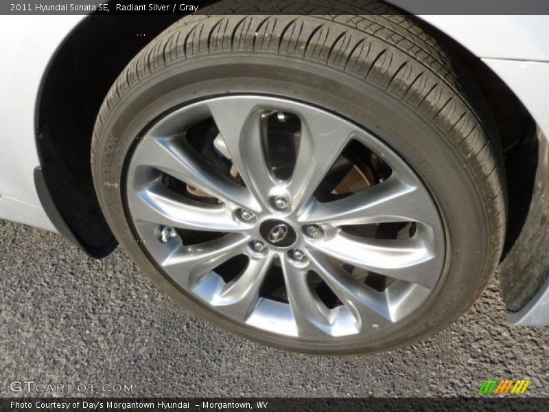 Radiant Silver / Gray 2011 Hyundai Sonata SE