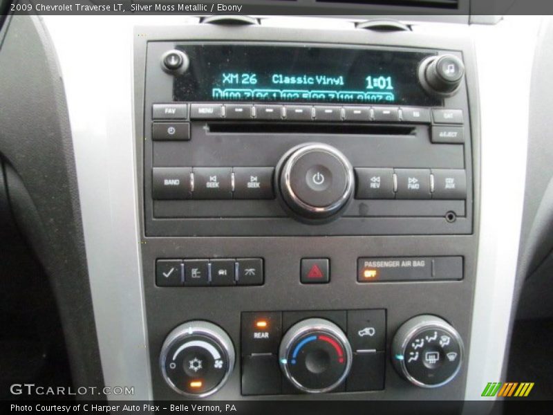 Silver Moss Metallic / Ebony 2009 Chevrolet Traverse LT