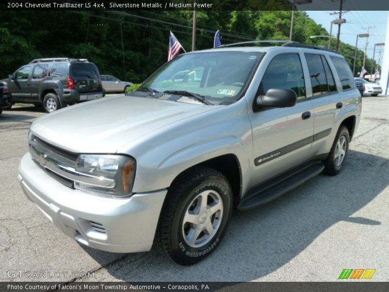 Silverstone Metallic / Medium Pewter 2004 Chevrolet TrailBlazer LS 4x4