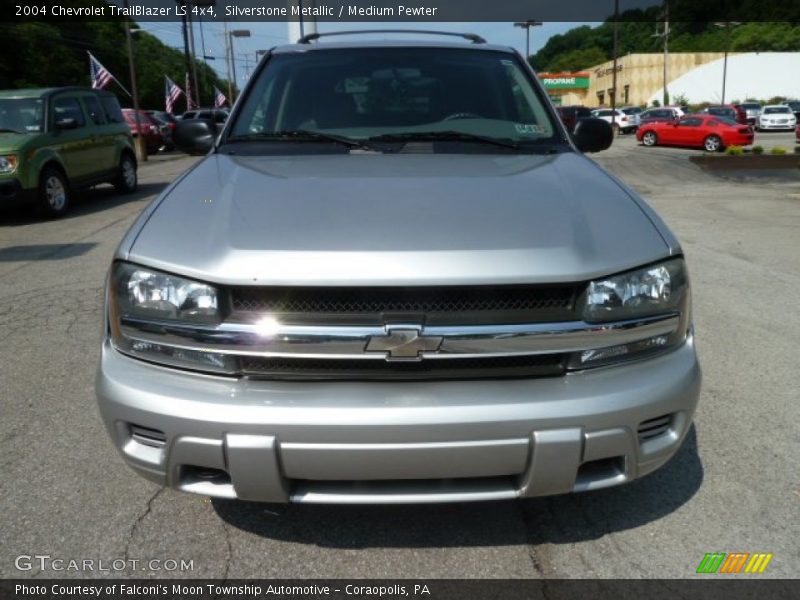 Silverstone Metallic / Medium Pewter 2004 Chevrolet TrailBlazer LS 4x4