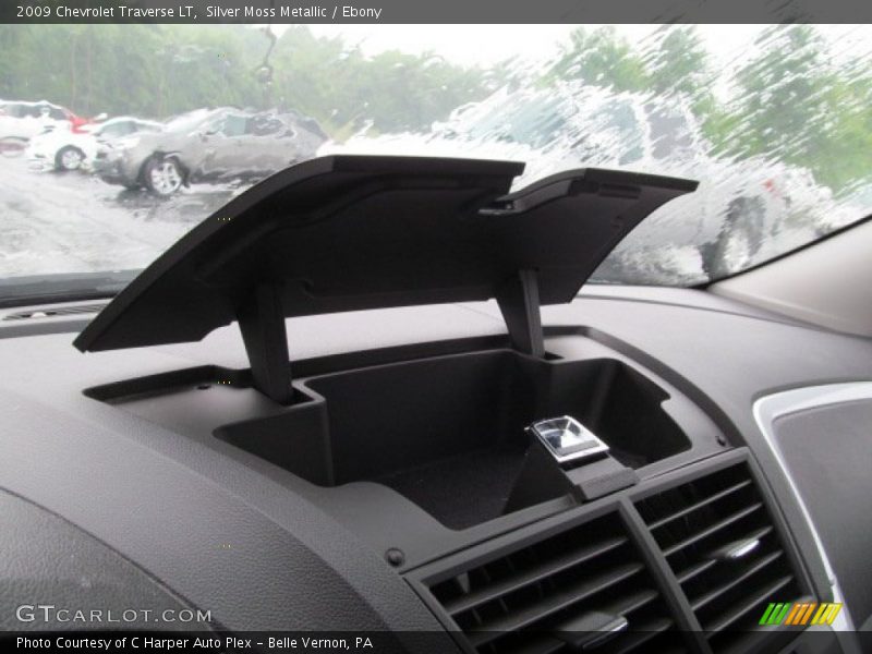 Silver Moss Metallic / Ebony 2009 Chevrolet Traverse LT