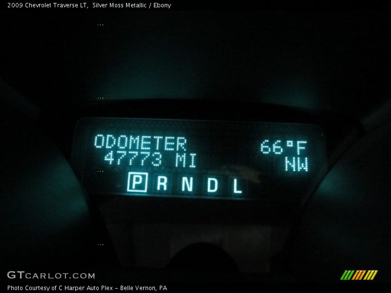 Silver Moss Metallic / Ebony 2009 Chevrolet Traverse LT