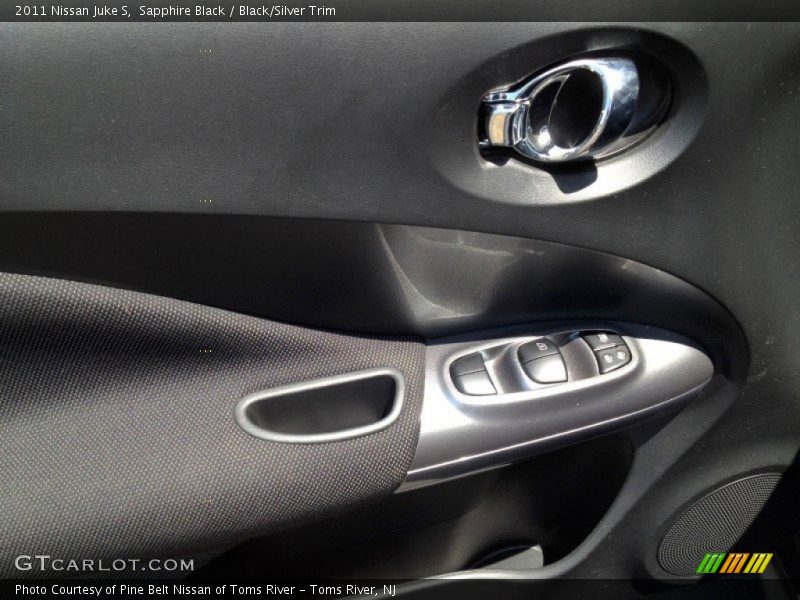 Sapphire Black / Black/Silver Trim 2011 Nissan Juke S