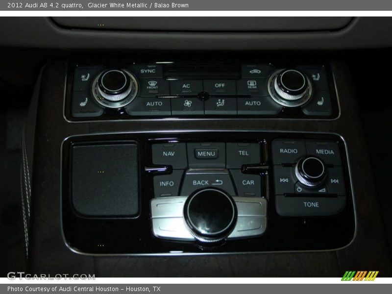 Controls of 2012 A8 4.2 quattro