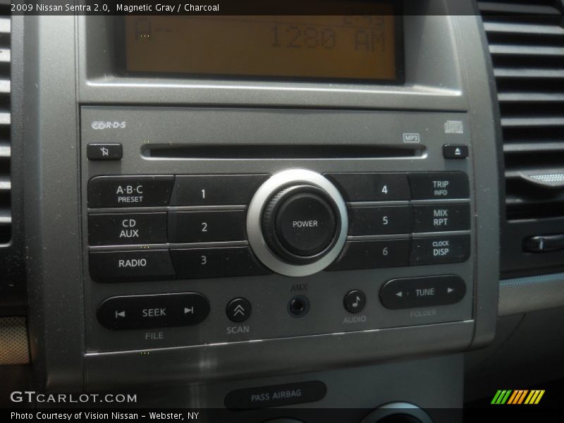 Magnetic Gray / Charcoal 2009 Nissan Sentra 2.0