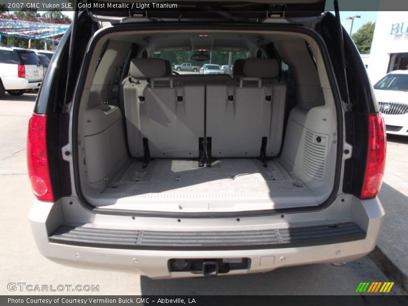 Gold Mist Metallic / Light Titanium 2007 GMC Yukon SLE