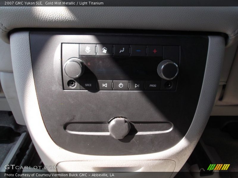 Gold Mist Metallic / Light Titanium 2007 GMC Yukon SLE