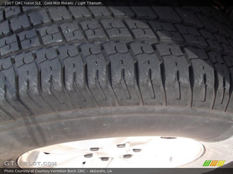 Gold Mist Metallic / Light Titanium 2007 GMC Yukon SLE