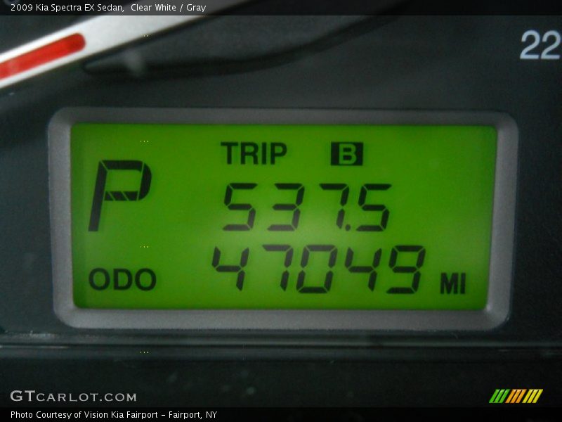 Clear White / Gray 2009 Kia Spectra EX Sedan