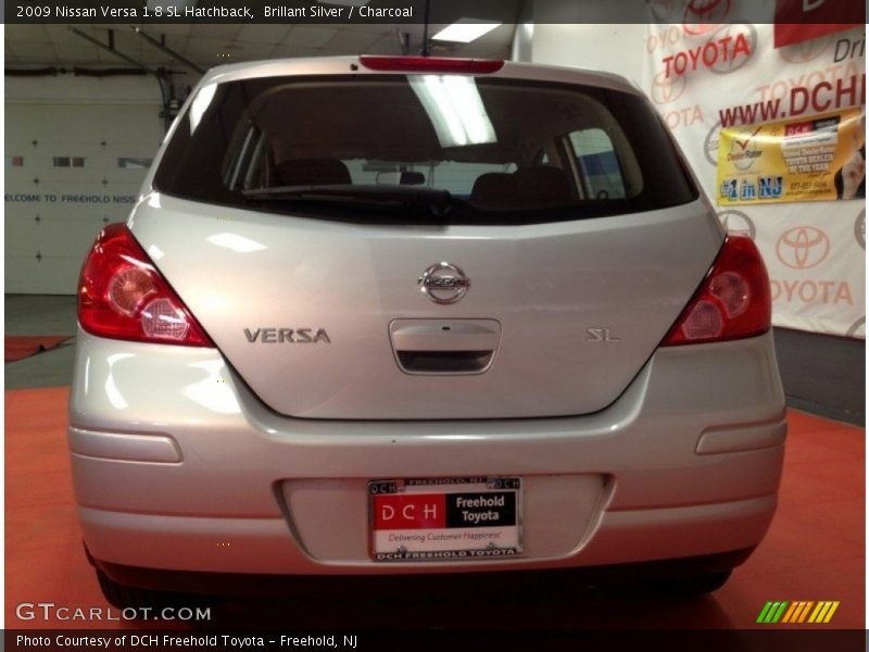 Brillant Silver / Charcoal 2009 Nissan Versa 1.8 SL Hatchback