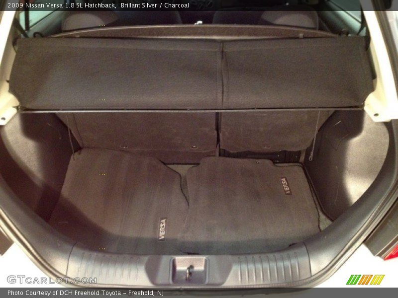 Brillant Silver / Charcoal 2009 Nissan Versa 1.8 SL Hatchback