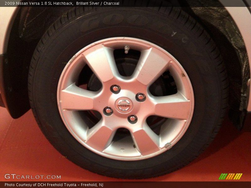 Brillant Silver / Charcoal 2009 Nissan Versa 1.8 SL Hatchback
