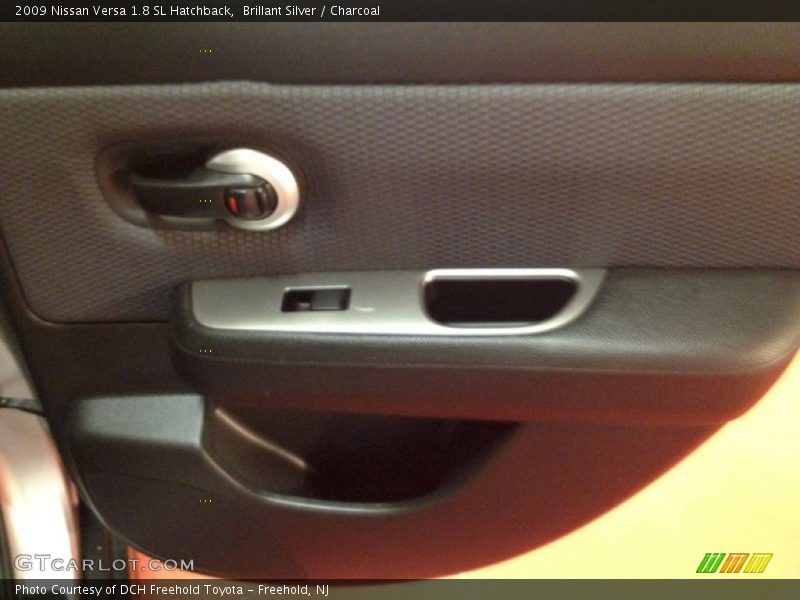 Brillant Silver / Charcoal 2009 Nissan Versa 1.8 SL Hatchback