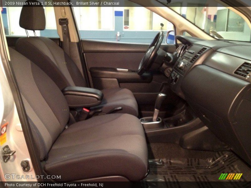 Brillant Silver / Charcoal 2009 Nissan Versa 1.8 SL Hatchback