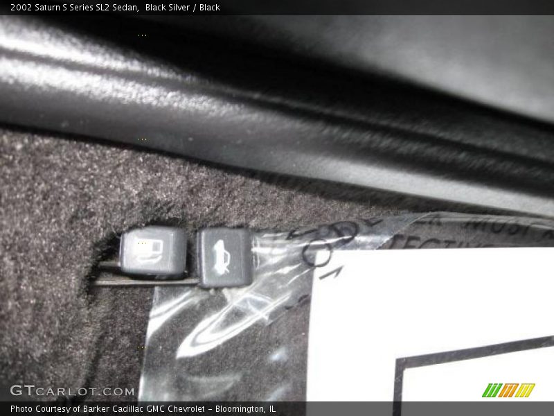 Black Silver / Black 2002 Saturn S Series SL2 Sedan