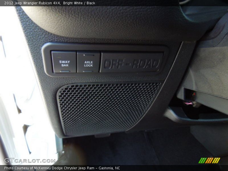 Bright White / Black 2012 Jeep Wrangler Rubicon 4X4