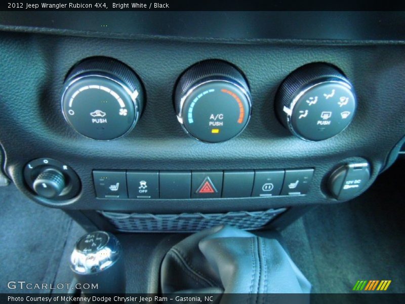 Bright White / Black 2012 Jeep Wrangler Rubicon 4X4