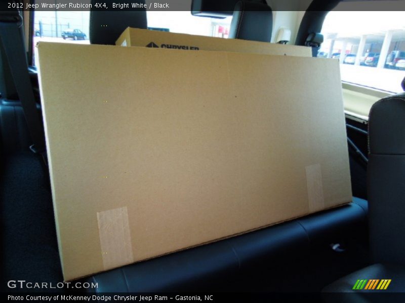 Bright White / Black 2012 Jeep Wrangler Rubicon 4X4