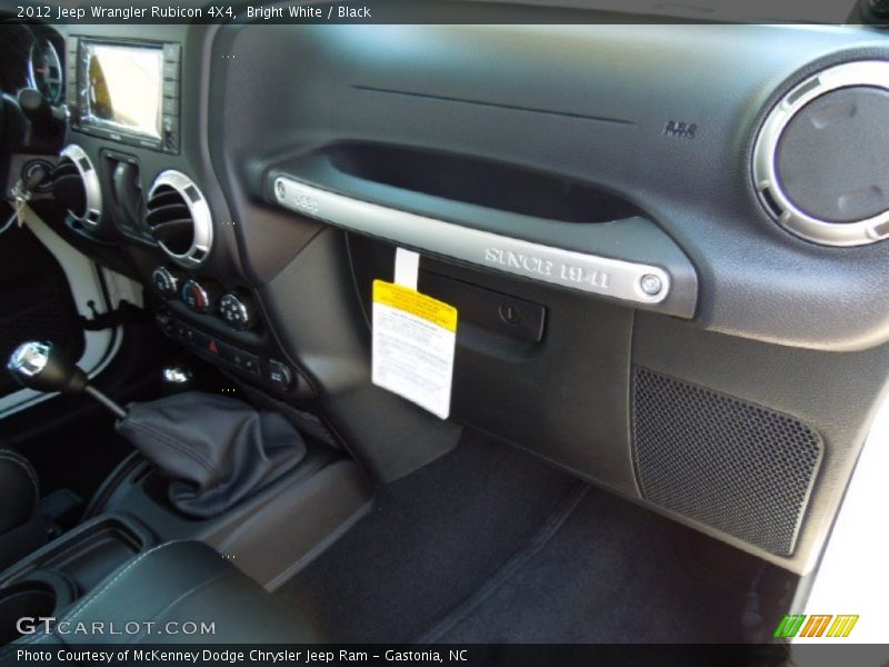 Bright White / Black 2012 Jeep Wrangler Rubicon 4X4