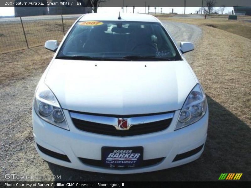 Cream White / Tan 2007 Saturn Aura XE
