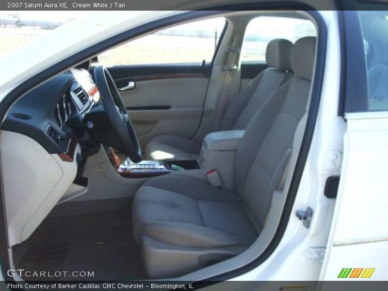 Cream White / Tan 2007 Saturn Aura XE