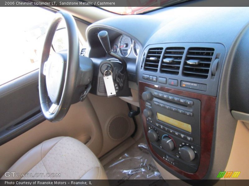 Sandstone Metallic / Cashmere 2006 Chevrolet Uplander LT