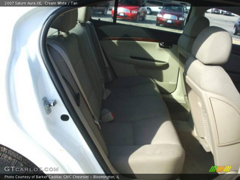 Cream White / Tan 2007 Saturn Aura XE