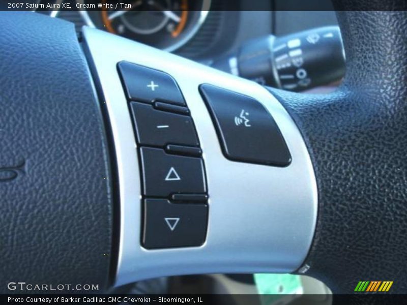 Cream White / Tan 2007 Saturn Aura XE