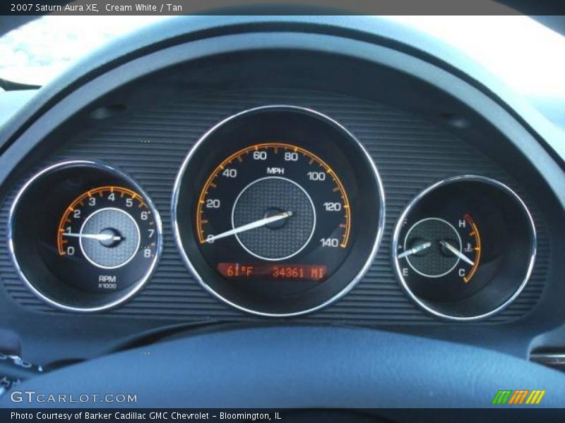 Cream White / Tan 2007 Saturn Aura XE