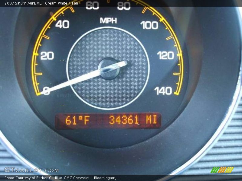Cream White / Tan 2007 Saturn Aura XE