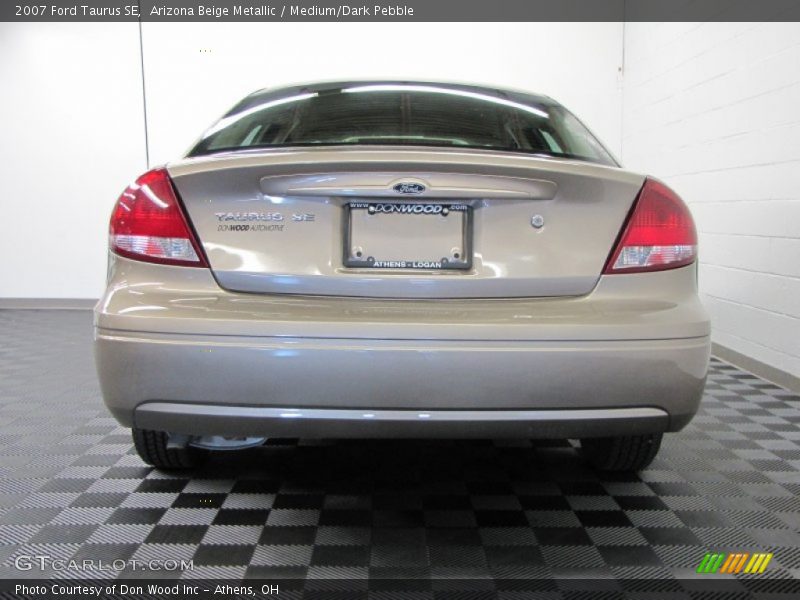 Arizona Beige Metallic / Medium/Dark Pebble 2007 Ford Taurus SE