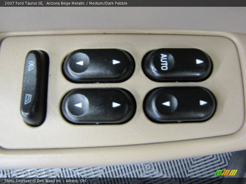 Arizona Beige Metallic / Medium/Dark Pebble 2007 Ford Taurus SE