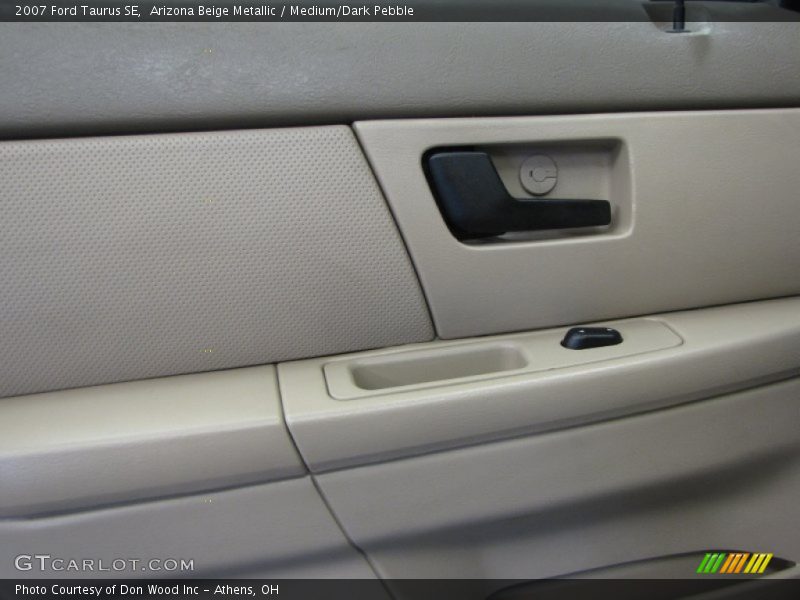 Arizona Beige Metallic / Medium/Dark Pebble 2007 Ford Taurus SE