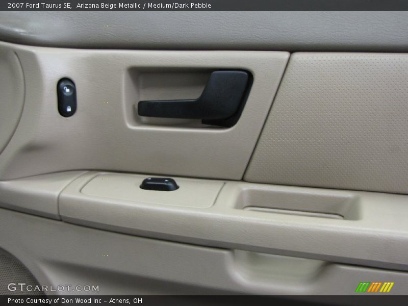 Arizona Beige Metallic / Medium/Dark Pebble 2007 Ford Taurus SE
