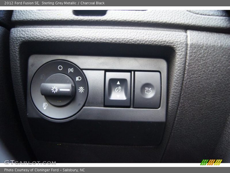 Sterling Grey Metallic / Charcoal Black 2012 Ford Fusion SE