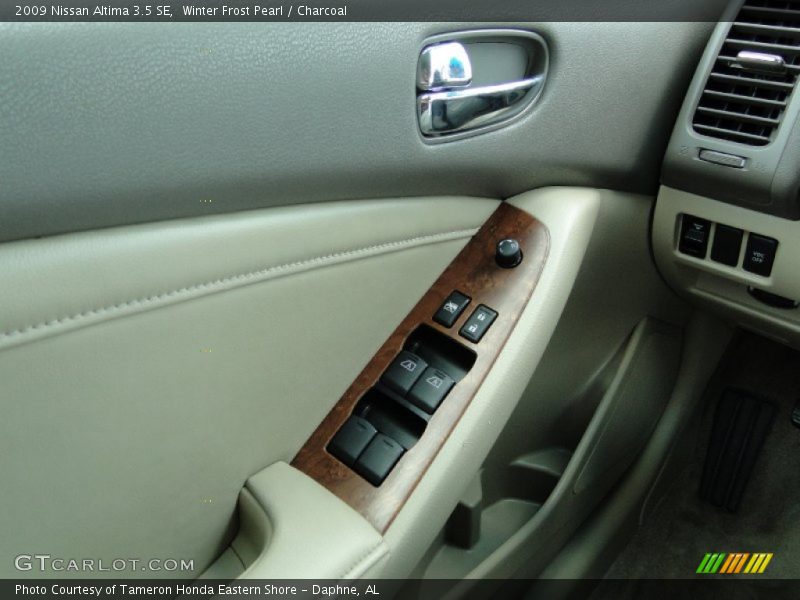Winter Frost Pearl / Charcoal 2009 Nissan Altima 3.5 SE