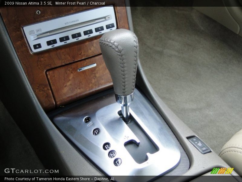 Winter Frost Pearl / Charcoal 2009 Nissan Altima 3.5 SE