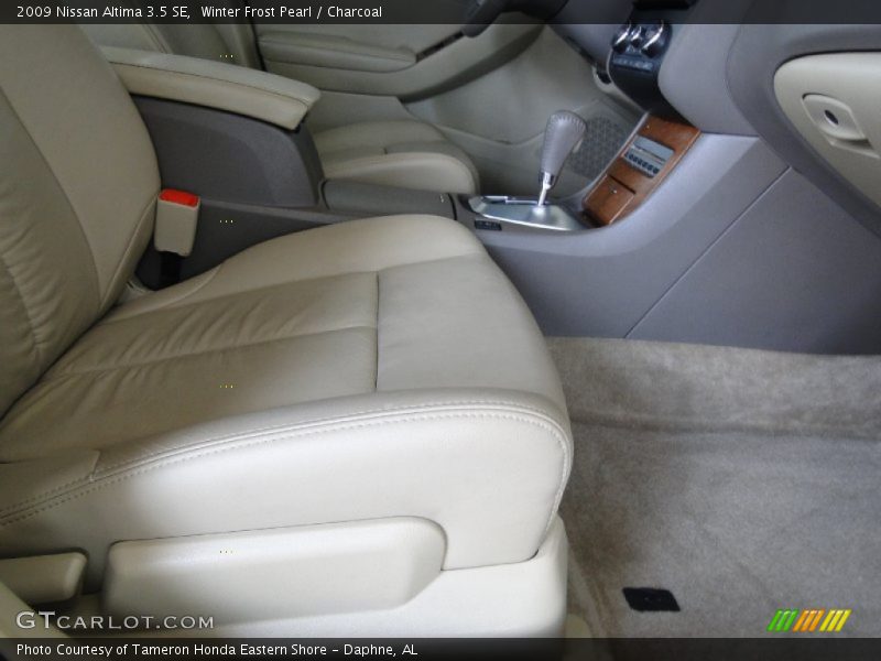 Winter Frost Pearl / Charcoal 2009 Nissan Altima 3.5 SE