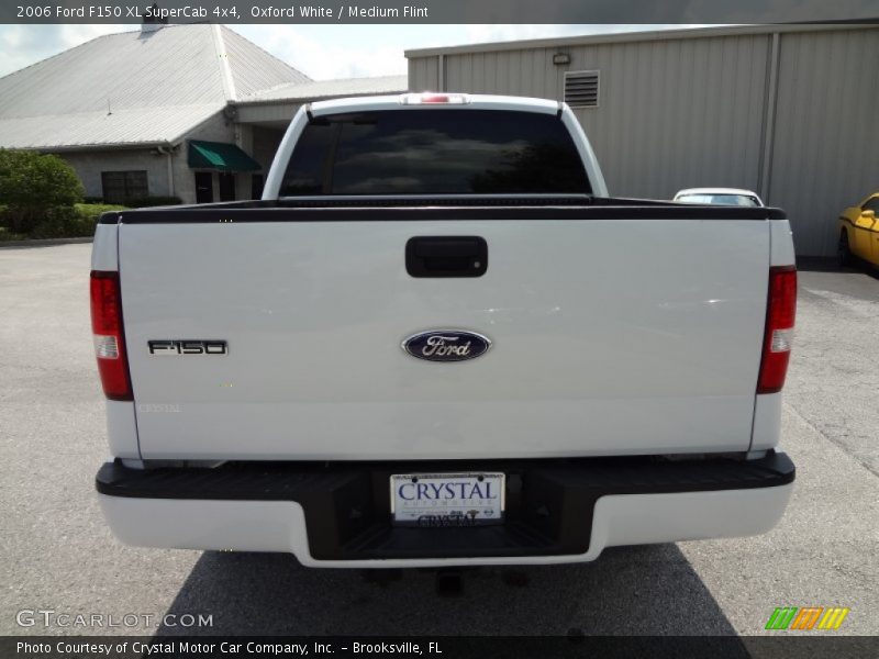 Oxford White / Medium Flint 2006 Ford F150 XL SuperCab 4x4