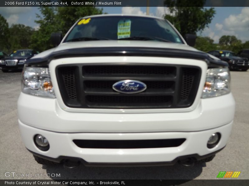 Oxford White / Medium Flint 2006 Ford F150 XL SuperCab 4x4