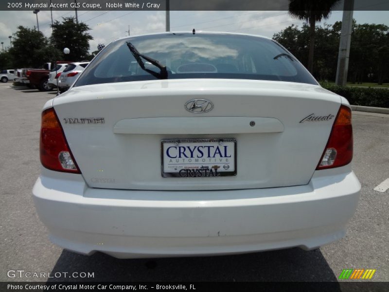 Noble White / Gray 2005 Hyundai Accent GLS Coupe