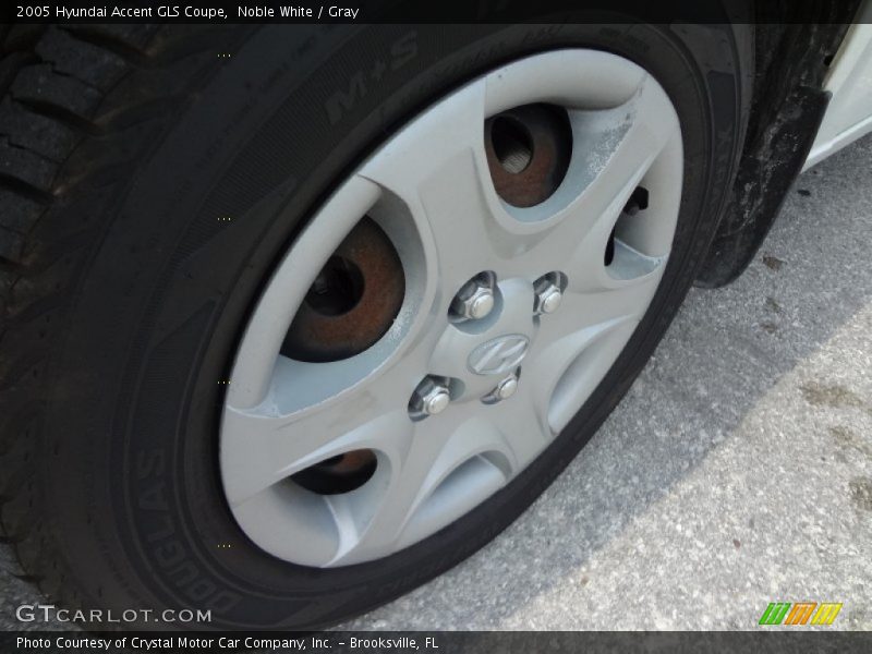 Noble White / Gray 2005 Hyundai Accent GLS Coupe