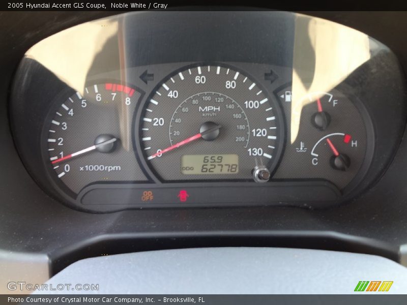Noble White / Gray 2005 Hyundai Accent GLS Coupe