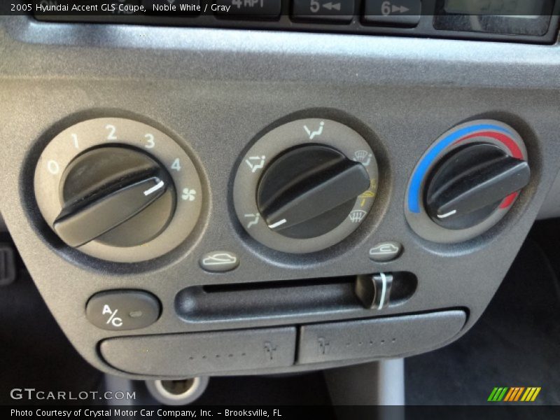 Noble White / Gray 2005 Hyundai Accent GLS Coupe