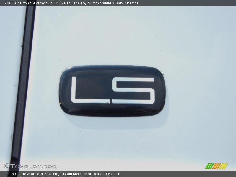 Summit White / Dark Charcoal 2005 Chevrolet Silverado 1500 LS Regular Cab