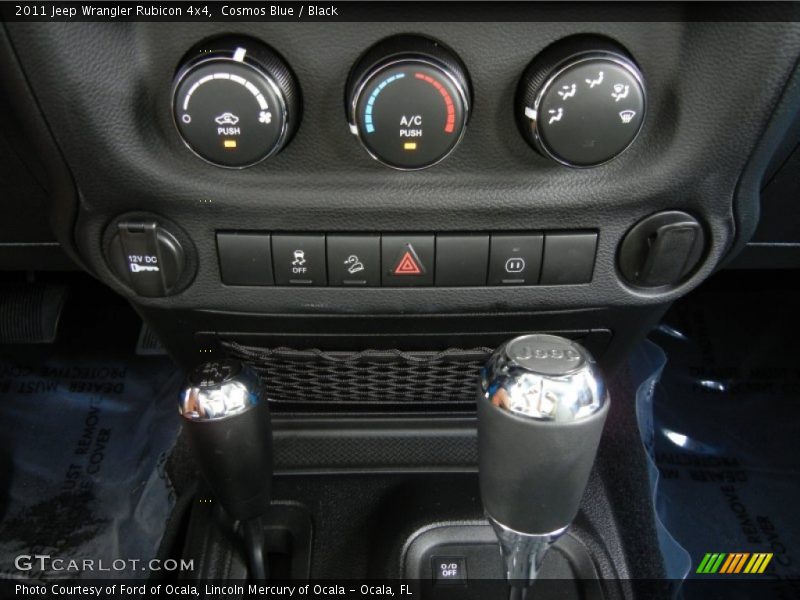 Controls of 2011 Wrangler Rubicon 4x4