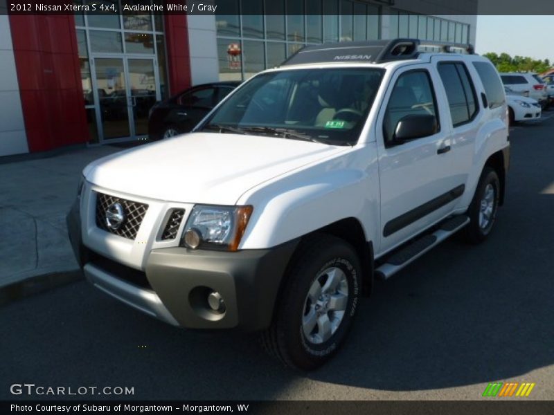 Avalanche White / Gray 2012 Nissan Xterra S 4x4