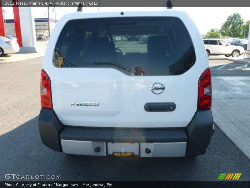 Avalanche White / Gray 2012 Nissan Xterra S 4x4