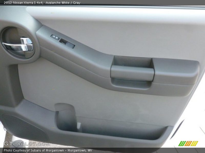 Avalanche White / Gray 2012 Nissan Xterra S 4x4